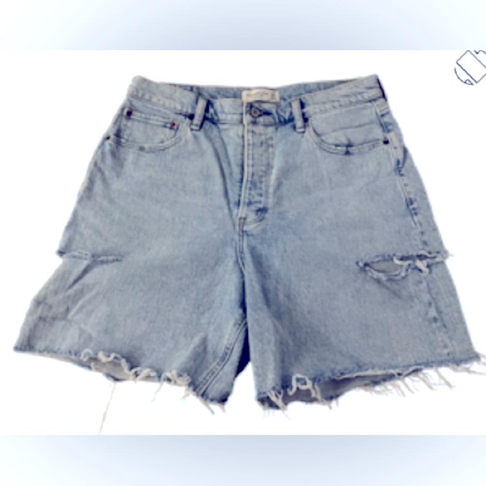Abercrombie & Fitch 7" Dad Short High Rise Jeans